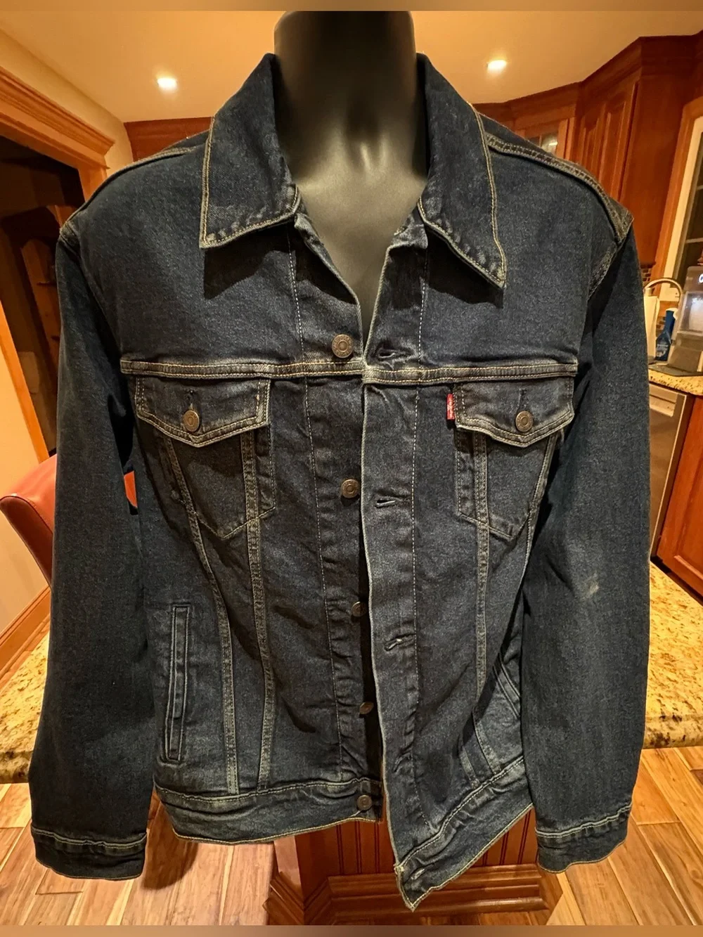 Levi's Trucker me’s Jacket. Sharp Large dark blue. Standard Fit. New with tags